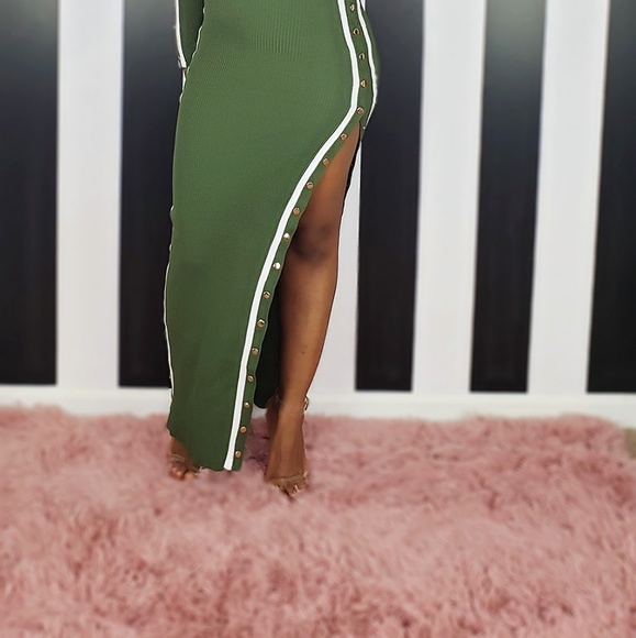 Ribbed Snap Maxi Dress - Picture 2 of 3